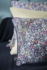 Coussin dehoussable en gaze de coton Malia en fleurs